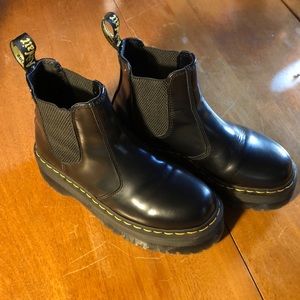 Dr. Martens 2976 Platform Chelsea Boot